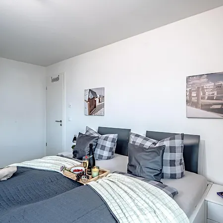 Holiday home Schleivilla Lootsen Hus By Seeblick Ferien Oro, 3etagen,8pers,sauna,kamin *